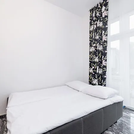 On Krupowki Street With Mountain View By Renters 자코파네