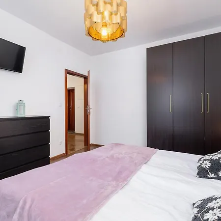 아파트 On Krupowki Street With Mountain View By Renters 자코파네