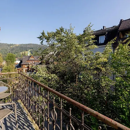 On Krupowki Street With Mountain View By Renters *