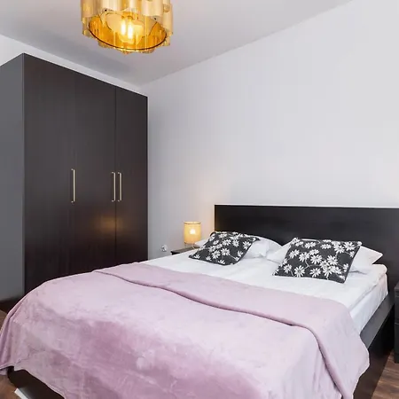 아파트 On Krupowki Street With Mountain View By Renters *