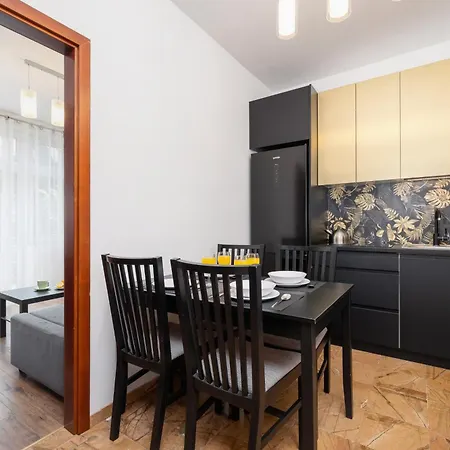 On Krupowki Street With Mountain View By Renters 아파트 *